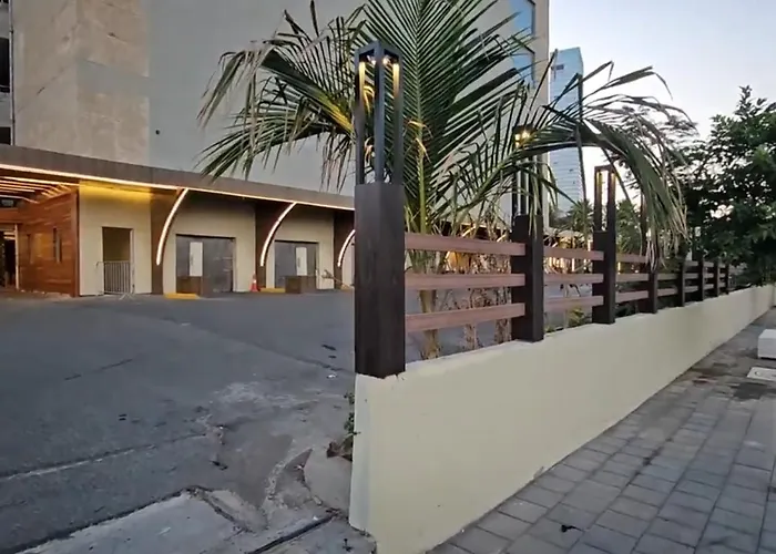 Royal Pearl Sea View فيلا اللؤلؤة الملكية اطلالة بحرية